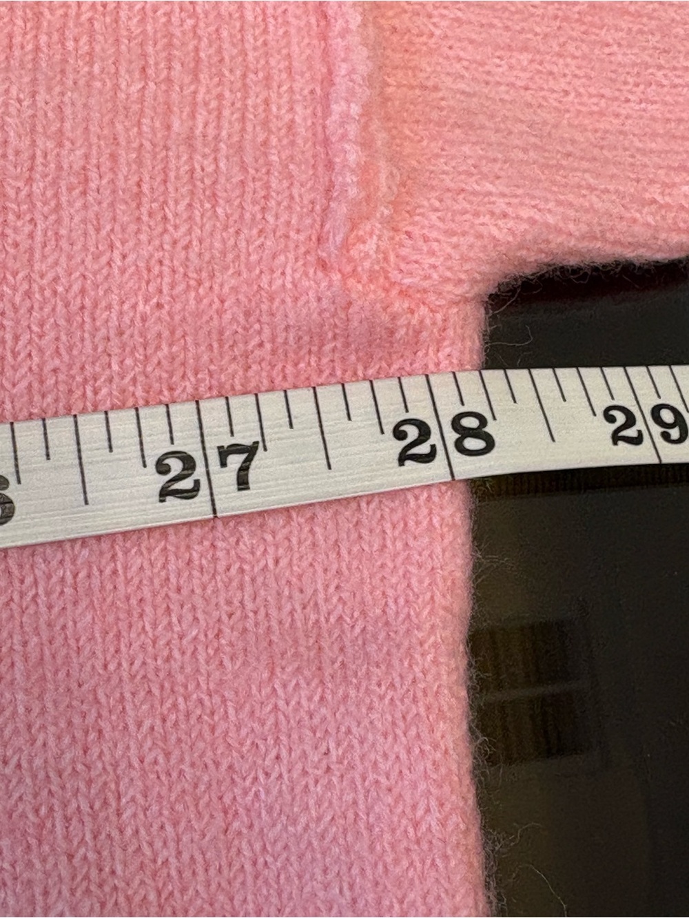 🆕🎉NWT Vince Camuto Pink Sweater with Red Heart - Picture 7 of 8